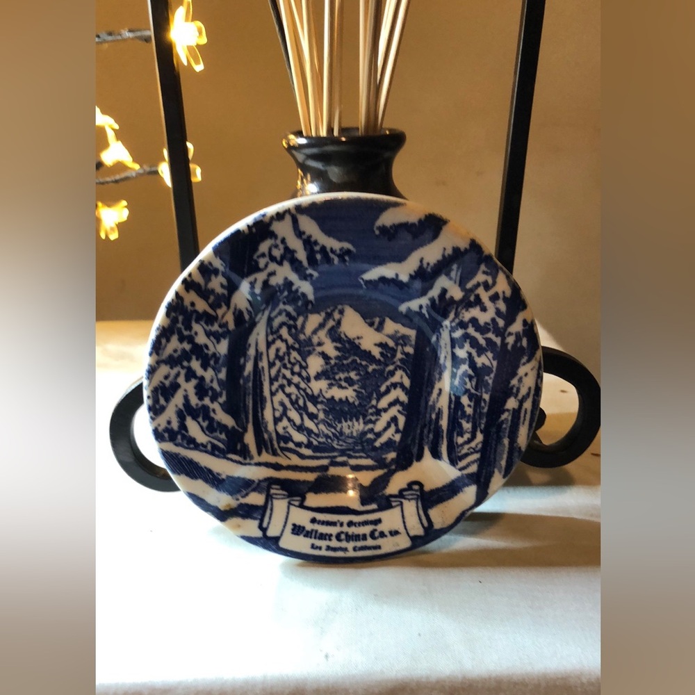 VINTAGE WALLACE WARE ASHTRAY.